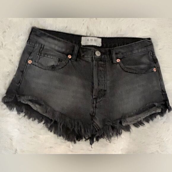 We The Free Black Jean Shorts Distressed Raw Hem - Picture 5 of 5